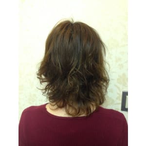 くせ毛&amp;外ハネを活かしたコケティッシュウェービーヘア
