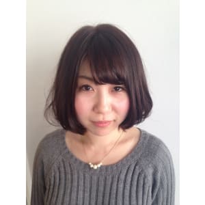 クラシカルワンカール抜け感エッジモードウェービーラウンドボブ