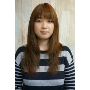 厚めバングが大人かわいいクラシカルな抜け感ラウンドボブ