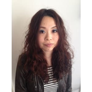 大人かわいいメルティリラクシーな潤い艶カラーカール