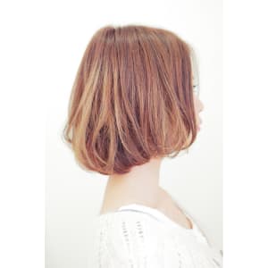 ナチュラルなエアリーカールが大人かわいい♪バルーンボブ
