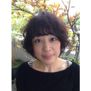 マッシュラインが大人かわいいフェミニンボブ
