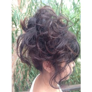 大人かわいい無造作ルーズなセレブ外国人風ヘアアレンジ