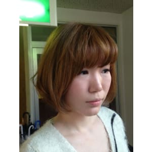 重くなり過ぎないヘアカラー！透明感があるアッシュベージュ