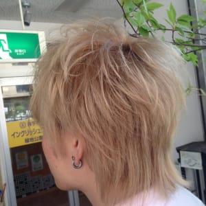 個性的な外国人風シルバーアッシュのネオウルフ