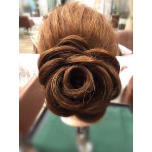 クラシカル＆グラマラスな結婚式 二次会和装ヘアアレンジ