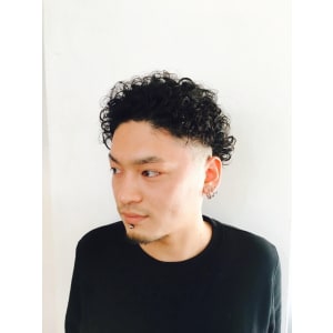 ツーブロックショートパーマスタイル - HAIR STUDIO Crib【ヘアースタジオクリブ】掲載中