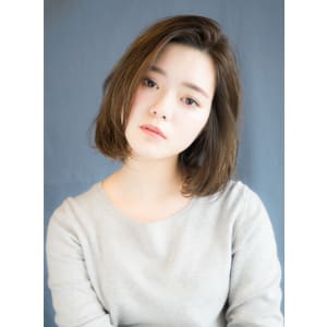 大人可愛いかきあげバングの耳掛けロブ