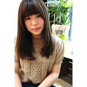 適度な重みを残したアッシュベージュのセミロング　坂井佑輔