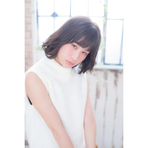 Neolive aim グレージュアッシュ　ロブスタイル