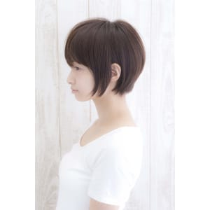 Neolive aim 後頭部の丸みがキレイなショートボブ