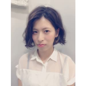 Neolive aim　耳かけボブ　デザインカラー　高橋彩