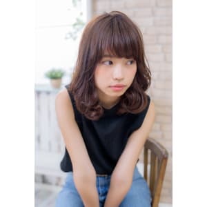 Neolive aim ツヤ感オレンジベージュ　　高橋彩