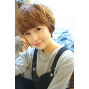 トップにボリュームを出したい方にお勧めのショート　鶴岡愛