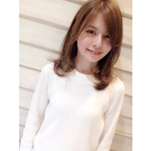 【Neolive es】大人可愛い外国人風ツヤミディー