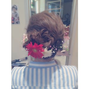 【Neolive es】アレンジ　結婚式 卒業式に・・