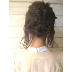 【Neolive es】簡単♪ヘアアレンジ　アラカネミキ