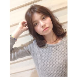 【Neolive es】大人可愛い クセ毛風ルーズミディ