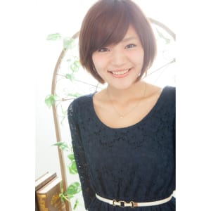 ちょっぴり背伸びした大人ショートボブ