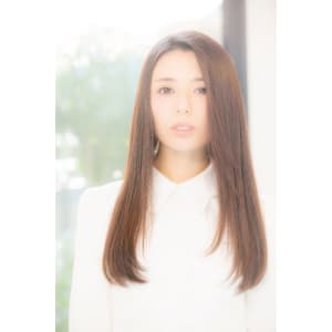 つい触りたくなる☆魅惑のツヤストレート
