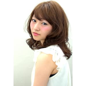 カジュアルでも幼く見えない大人ヘア