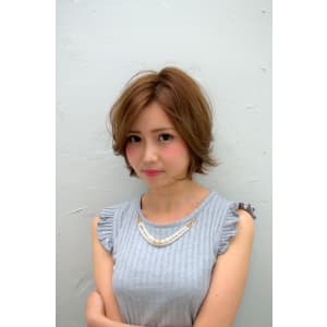 ダブルカラーフェミニンショート