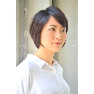 ナチュラルタイトショートボブ