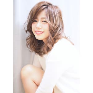 伸ばし途中にオススメ☆小顔パーマうざバング大人ロブ☆