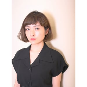 シンプルで少しモードを感じるボブ