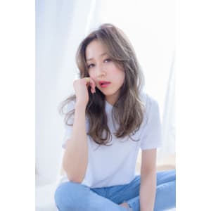 大人可愛いシースルーグレージュ