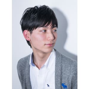 ビジネスでも使える大人黒髪爽やか２ブロックショート