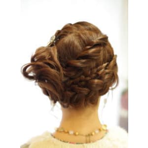 ルーズな編み込みアレンジ☆ 結婚式二次会のアップスタイルｍ
