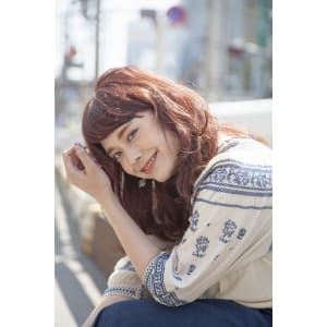 絶妙な抜け感で奔放なロングスタイル少女
