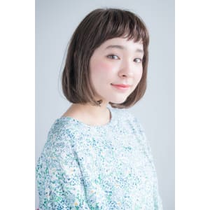 大人のギザギザバングのツヤ感ロブ