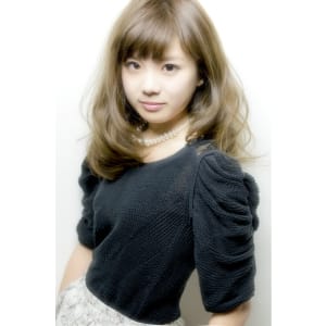 甘さのあるクールフェミニンミディ