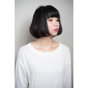黒髪シンプルボブ