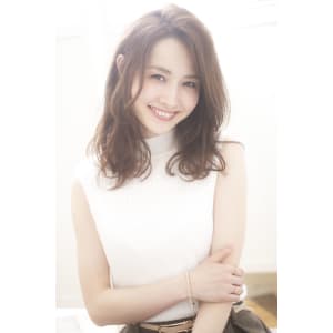 稲沢朋子さん風カジュアルなセミディ