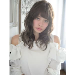 愛されロング×プラチナアッシュベージュ