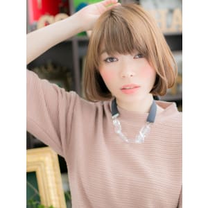 オシャレな個性的ボブ