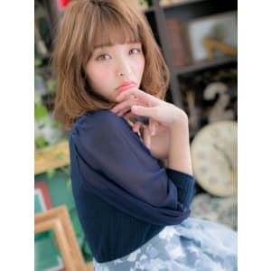 美人顔を作る！ひし形シルエットセミディ