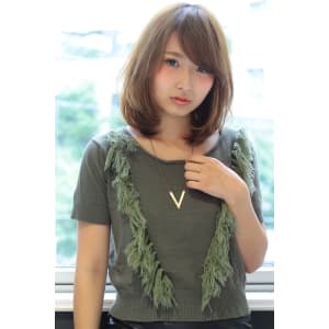 大人かわいい流し前髪ふんわりワンカールボブ