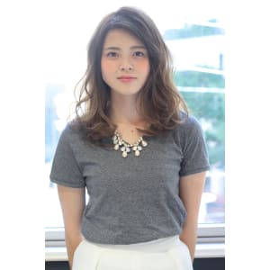 大人かわいい流し前髪ナチュラルグラデーション