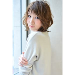 大人かわいいセミウェット♪やわらかフェザーボブ