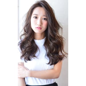 フェミニンルーズウェーブで大人かわいいおフェロヘア♪