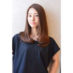セミウェット艶髪ベージュ★センターパートグラマラスストレート