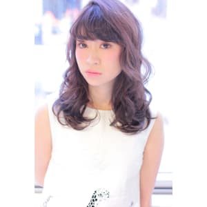 大人かわいい甘めバングウェービーフェミニンロング