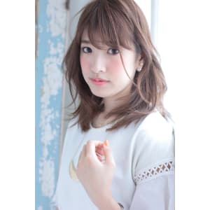 大人かわいい抜け感コケティッシュ鎖骨ナチュラルセミディ