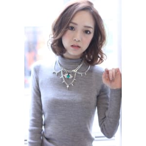 コケティッシュで大人かわいいナチュラルカール抜け感フェミニン