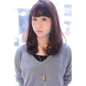 厚めバングが大人かわいいクラシカルな抜け感ラウンドボブ