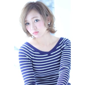 大人かわいい甘辛ナチュラルカール小顔マニッシュショート